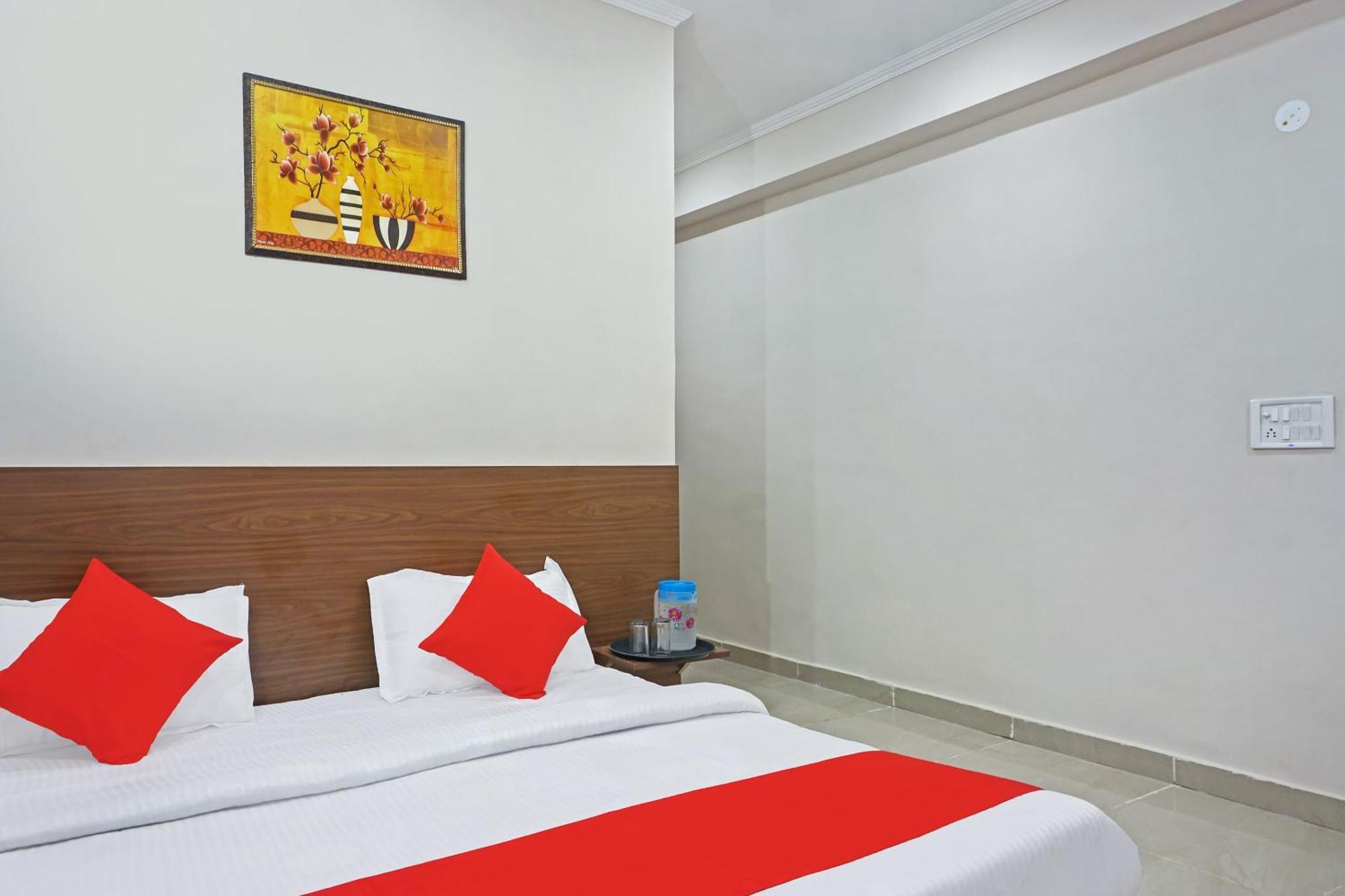 Hotel O Quadis Ноида Екстериор снимка