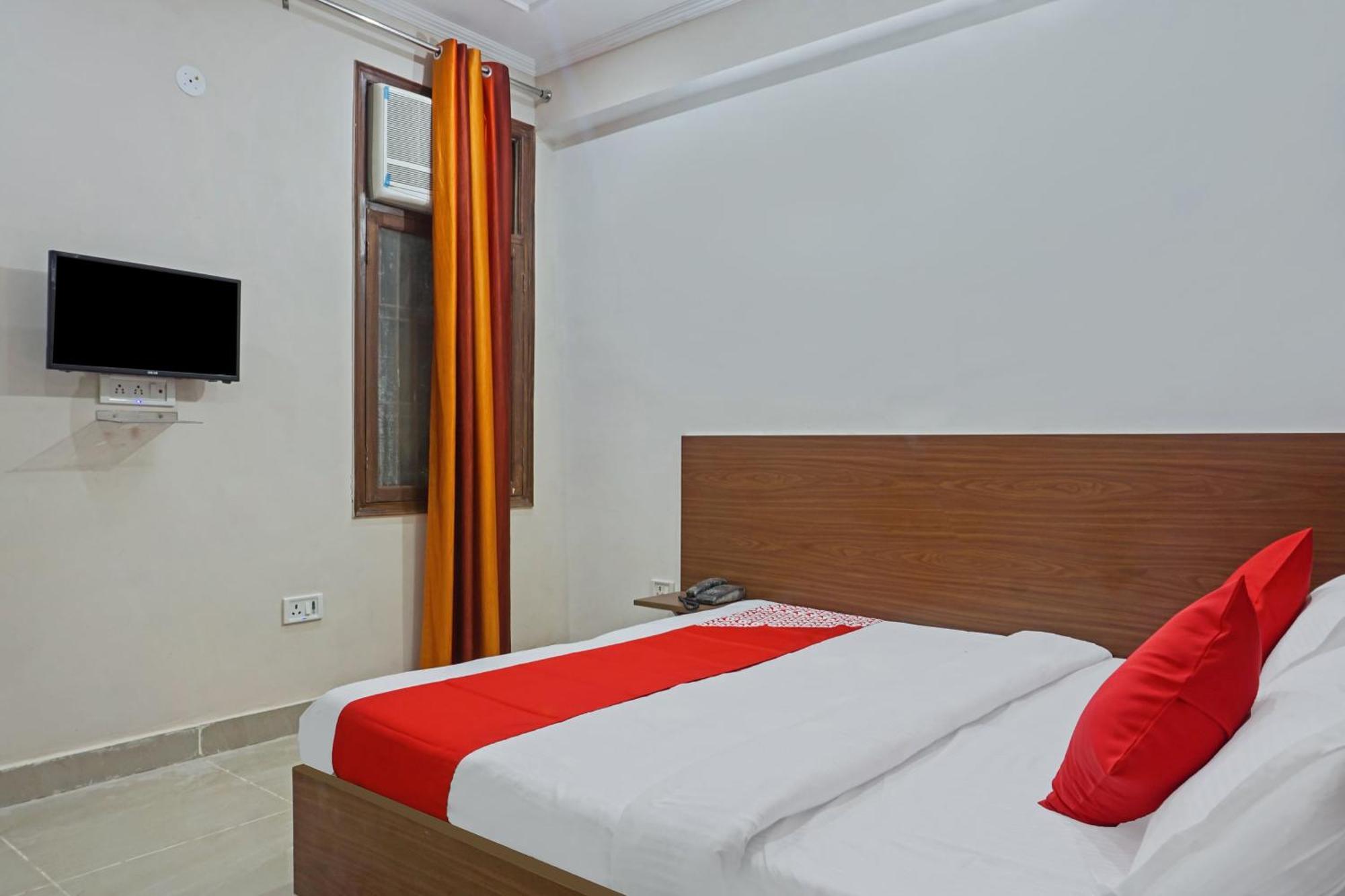 Hotel O Quadis Ноида Екстериор снимка