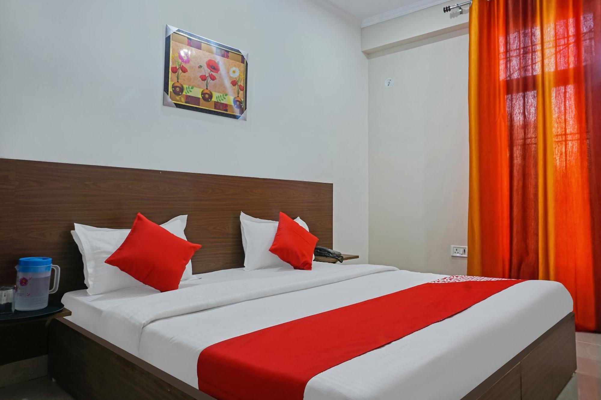 Hotel O Quadis Ноида Екстериор снимка