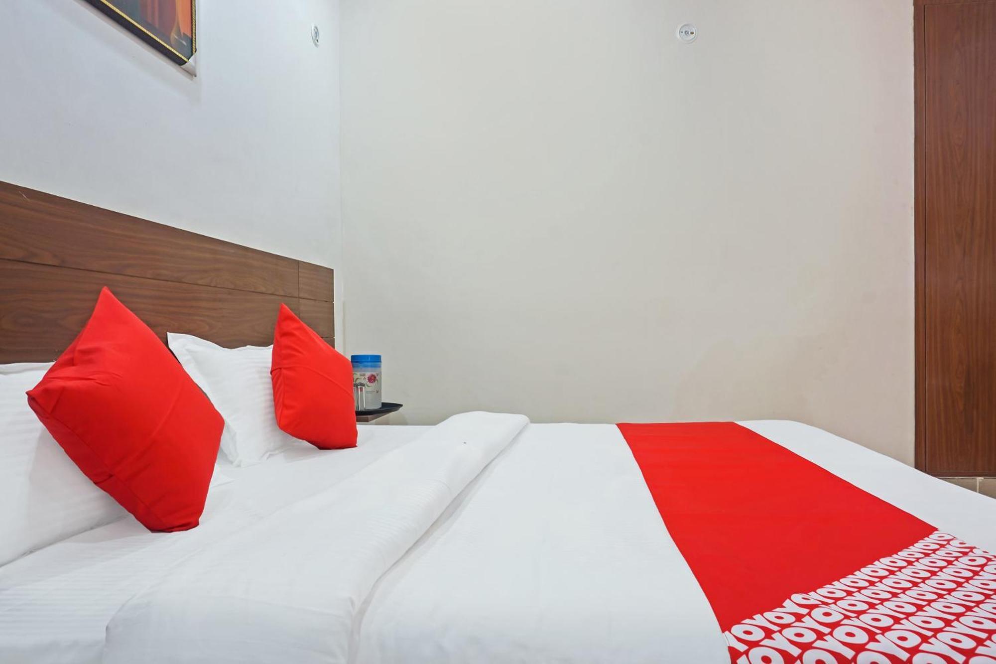Hotel O Quadis Ноида Екстериор снимка