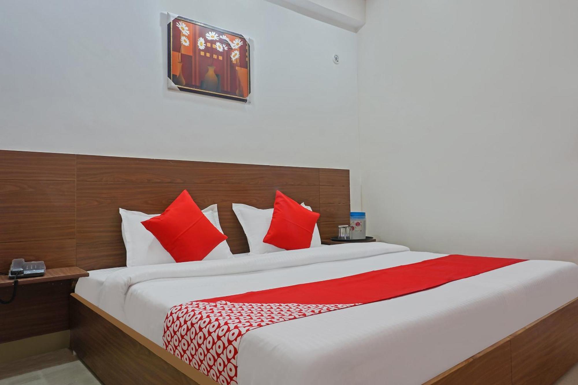 Hotel O Quadis Ноида Екстериор снимка