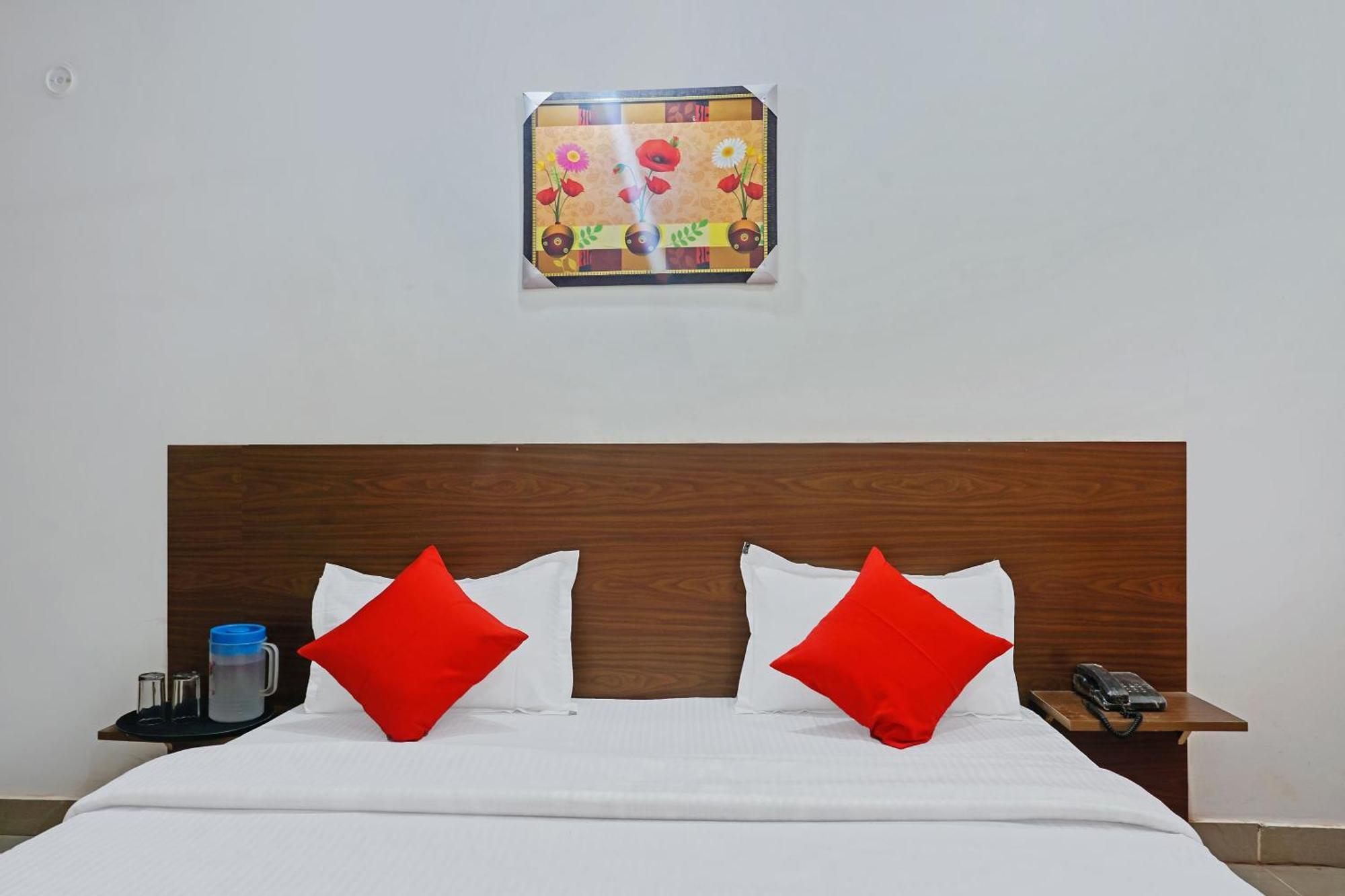 Hotel O Quadis Ноида Екстериор снимка